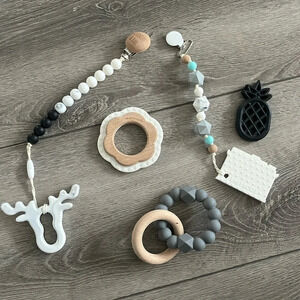 Bulk lot of silicone teethers